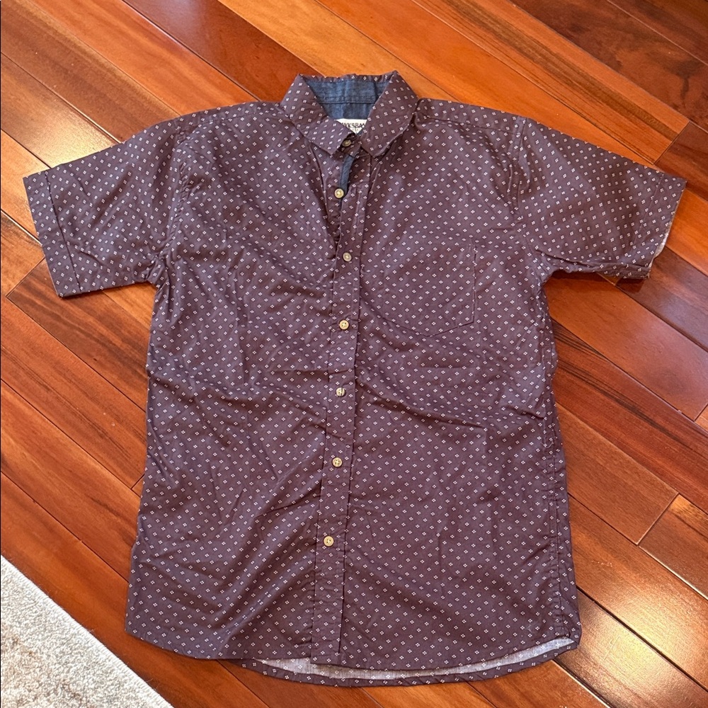 NWT Hawk’s Bay Men's Short-Sleeve Button-Up Shirt in Maroon with Micro Print
